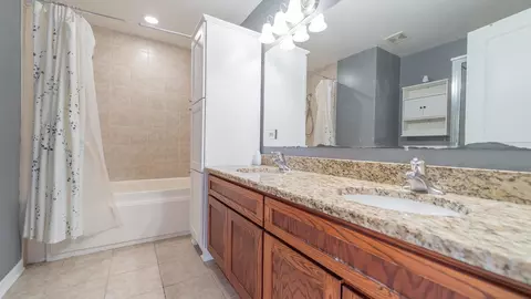 2878 E 94th St, Chicago, IL 60617 photo 32