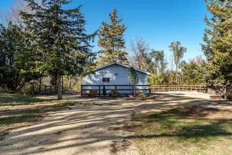 10182 Hamborg Rd, Roscoe, IL 61073