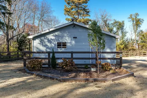 10182 Hamborg Rd, Roscoe, IL 61073 photo 2