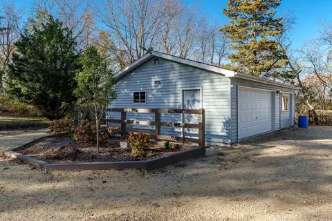 10182 Hamborg Rd, Roscoe, IL 61073 photo 4