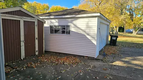 513 W Bally Rd, Mchenry, IL 60050 photo 6