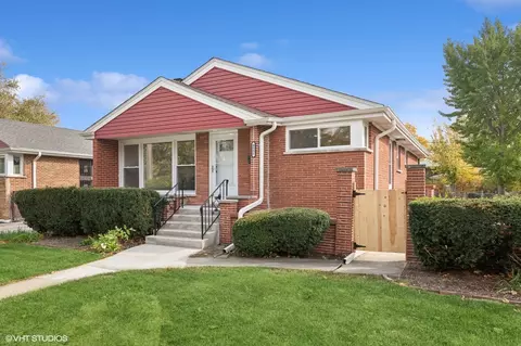 8551 E Prairie Rd, Skokie, IL 60076