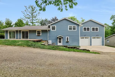 1918 Deerpass Rd, Marengo, IL 60152
