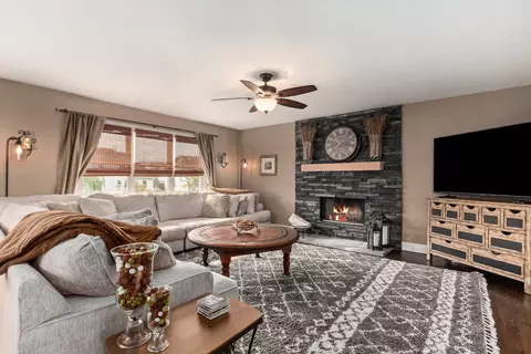 2425 Glenford Dr, Aurora, IL 60502 photo 6