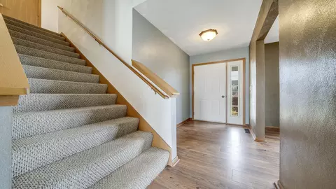 802 Old Hunter Run, Byron, IL 61010 photo 2