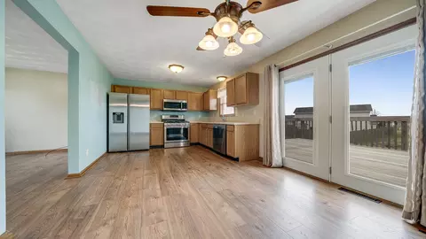 802 Old Hunter Run, Byron, IL 61010 photo 6