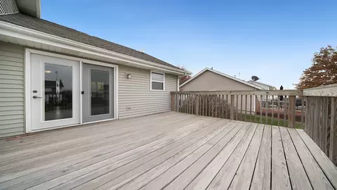 802 Old Hunter Run, Byron, IL 61010 photo 29
