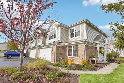 2802 Borkshire Ln, Aurora, IL 60502
