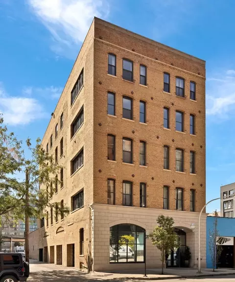 617 W Fulton St, Chicago, IL 60661