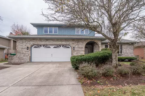 10745 Voss Dr, Orland Park, IL 60467