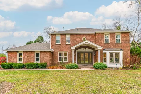 1751 White Fence Ln, Libertyville, IL 60048