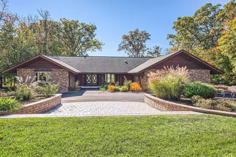 665 Fairway Ln, Frankfort, IL 60423