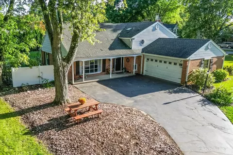 6507 Field Ct, Crystal Lake, IL 60012