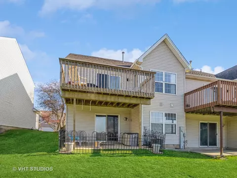 11 Sierra Ct, Lake In The Hills, IL 60156