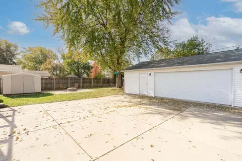 Exterior - 7724 S Thomas Ave, Bridgeview, IL 60455 photo 6 of 12