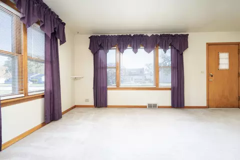 Living - 7724 S Thomas Ave, Bridgeview, IL 60455 photo 1 of 4