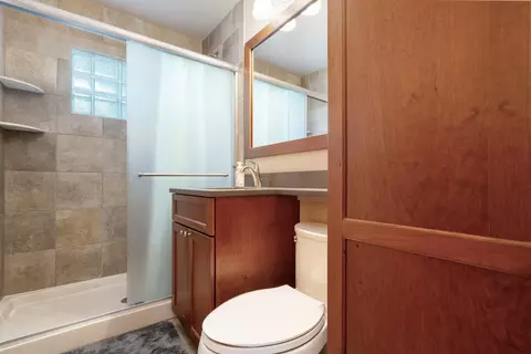 Bath - 7724 S Thomas Ave, Bridgeview, IL 60455 photo 1 of 1
