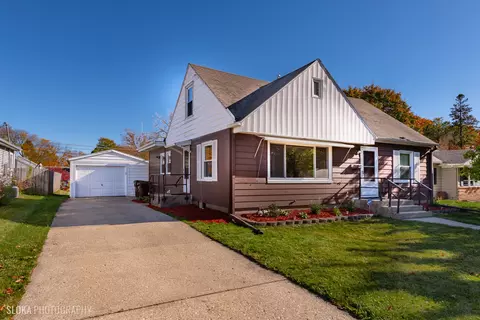 1121 Stratford Ave, Rockford, IL 61107
