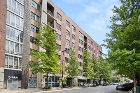 873 N Larrabee St #705, Chicago, IL 60610