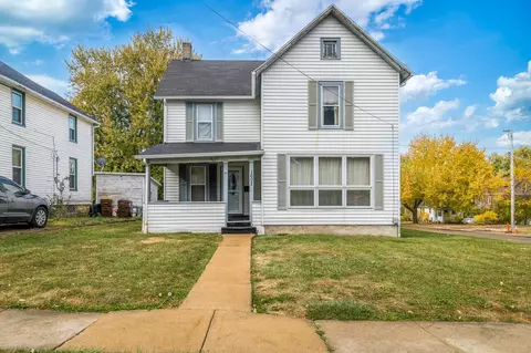 1602 S Highland Ave, Freeport, IL 61032
