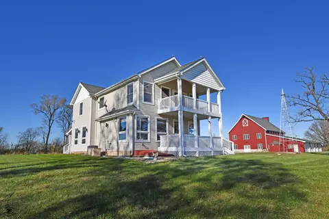 2728 E Indiana Ave, Beecher, IL 60401