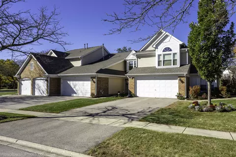 10 Delaware Ct, Schaumburg, IL 60193