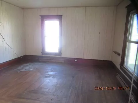 240 S Orange St, Ludlow, IL 60949 photo 3