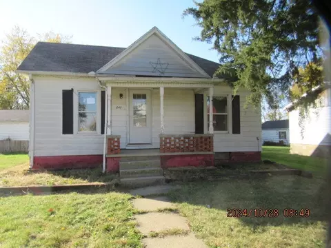 240 S Orange St, Ludlow, IL 60949