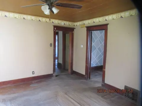 240 S Orange St, Ludlow, IL 60949 photo 4