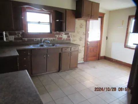 240 S Orange St, Ludlow, IL 60949 photo 5