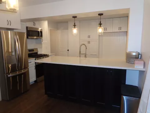 Kitchen - 115 Fellows Ct, Elmhurst, IL 60126 photo 3 of 6