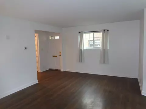 Living - 115 Fellows Ct, Elmhurst, IL 60126 photo 1 of 2