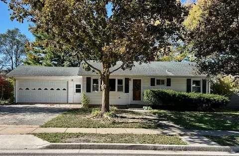 1243 Westview Dr, Rochelle, IL 61068