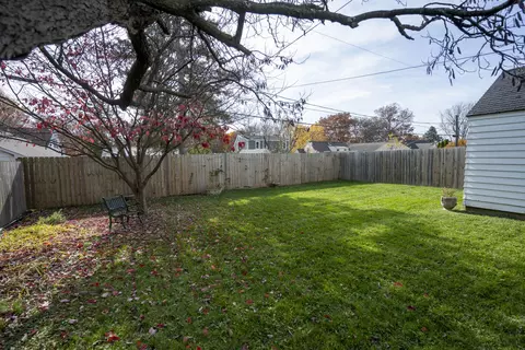 Exterior - 1209 W Daniel St, Champaign, IL 61821 photo 7 of 11