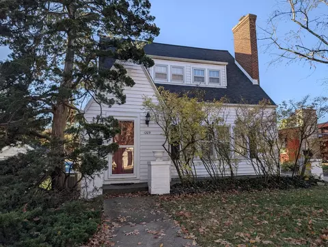 1209 W Daniel St, Champaign, IL 61821