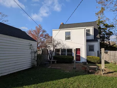 Exterior - 1209 W Daniel St, Champaign, IL 61821 photo 10 of 11