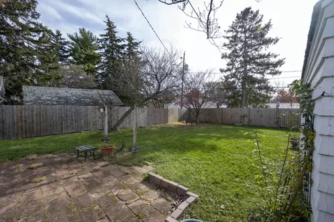 Exterior - 1209 W Daniel St, Champaign, IL 61821 photo 6 of 11