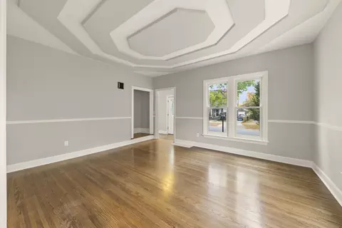 466 Simms St, Aurora, IL 60505 photo 4