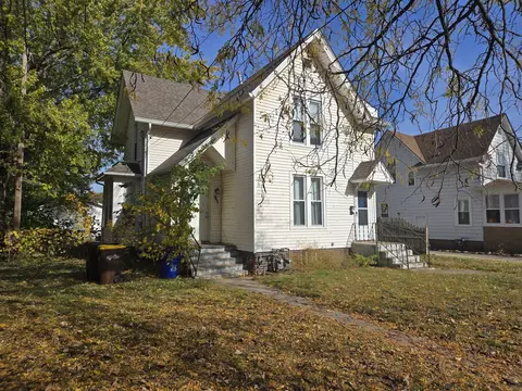 1228 Jackson St, Rockford, IL 61107