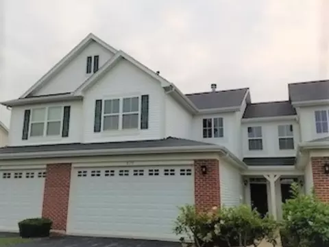 479 Silver Charm Dr #479, Oswego, IL 60543