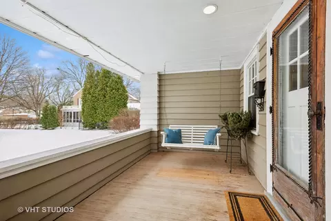 Exterior - 1010 N Main St, Wheaton, IL 60187 photo 2 of 5