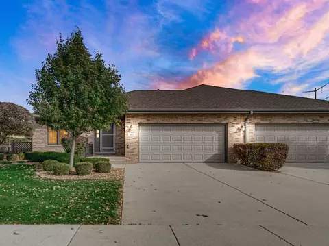 42 Fairfield Dr, New Lenox, IL 60451