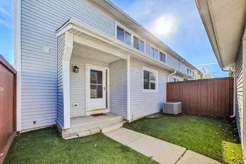 339 Dogwood Ter #339, Buffalo Grove, IL 60089