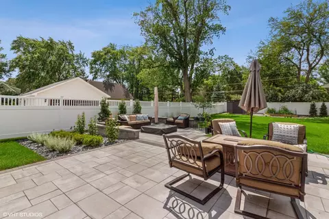 249 E Oneida Ave, Elmhurst, IL 60126 photo 16
