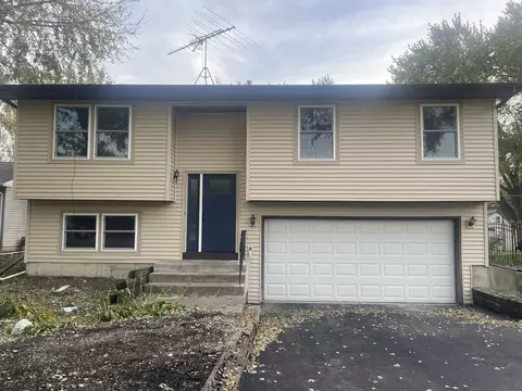 4511 Clearview Dr, Mchenry, IL 60050