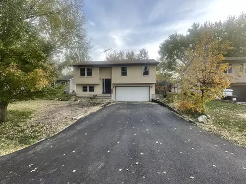 4511 Clearview Dr, Mchenry, IL 60050 photo 2