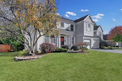 34199 N Old Walnut Cir, Gurnee, IL 60031