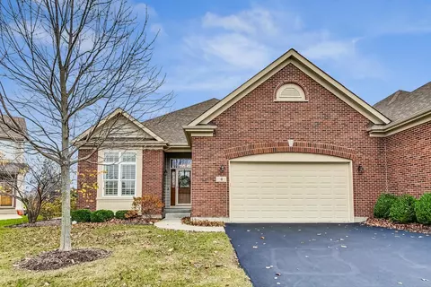 4 White Birch Ct, Lake In The Hills, IL 60156