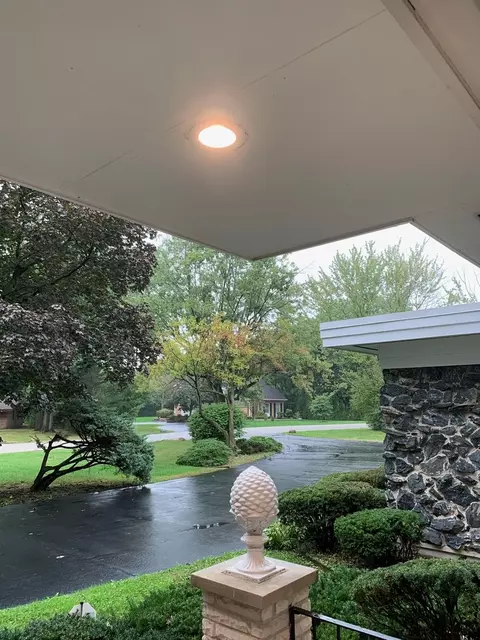 Exterior - 70 Graymoor Ln, Olympia Fields, IL 60461 photo 4 of 4