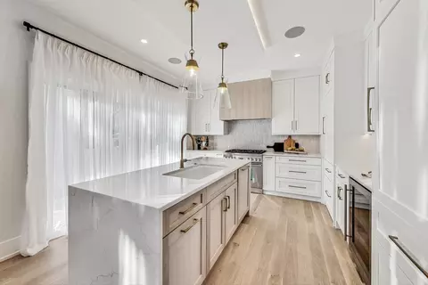 820 E Franklin Ave, Naperville, IL 60540 photo 4